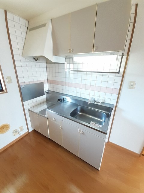 菊池市 2階建 築31年のキッチン写真