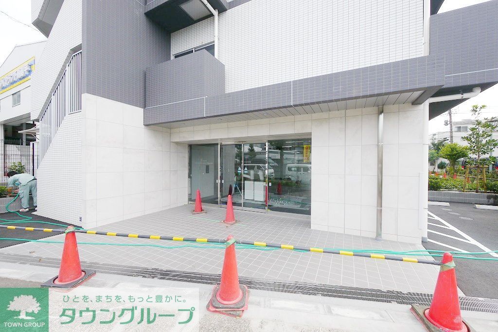 エントランス　駐車場