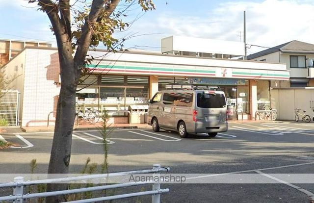 コンビニ　セブンイレブン（コンビニ）まで353m
