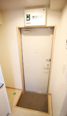 コンビニ　ファミリーマート大森北五丁目店（コンビニ）まで185m