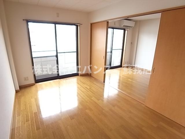 その他部屋・スペース　落ち着いて過ごせるお部屋なので、寝室にいかがでしょうか