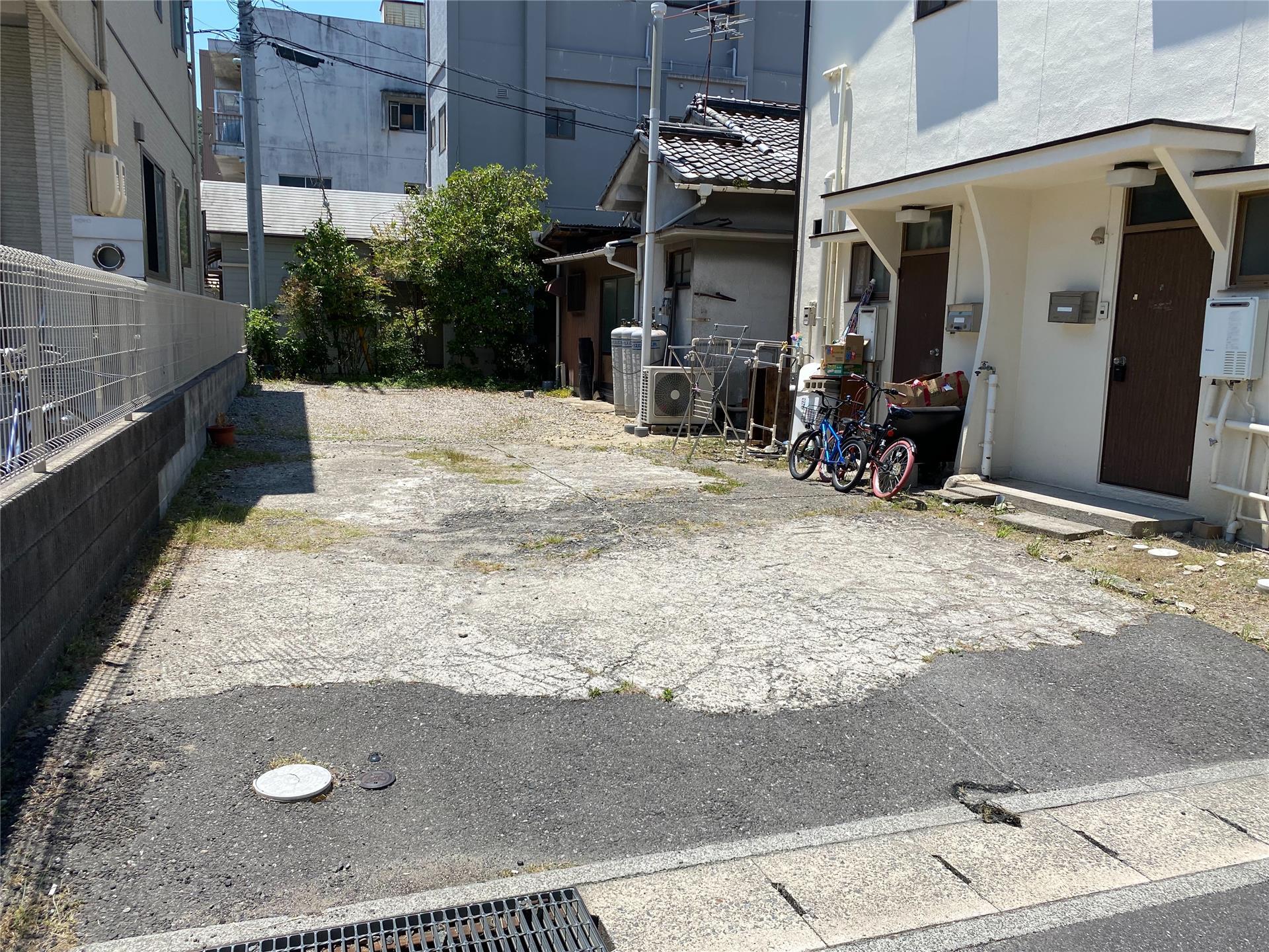 駐車場　敷地内に駐車場が完備されています♪
