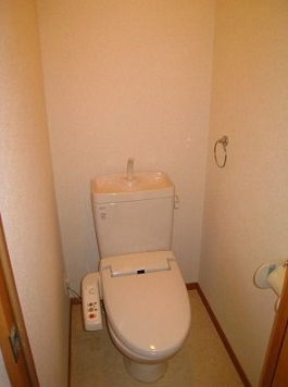 トイレ　清潔感のあるトイレです。