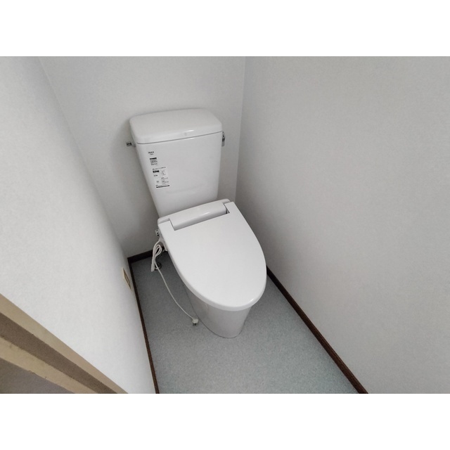 貸家 新宮松元5-7のトイレ写真
