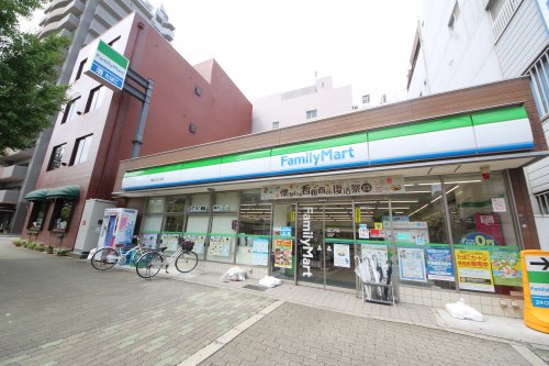 コンビニ　ファミリーマート 南堀江四丁目店（コンビニ）まで87m
