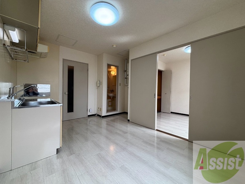 居室・リビング　広くてキレイなお部屋が広がっていて、充実した生活が送れそう。
