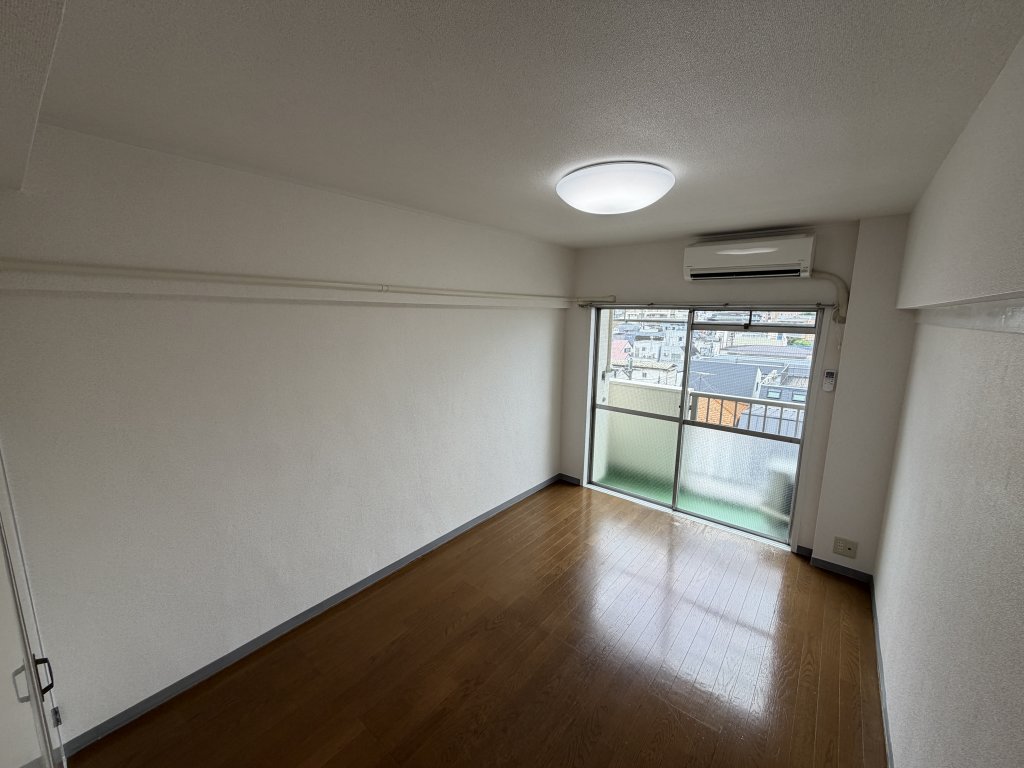 中野弥生町ローヤルコーポの居間写真