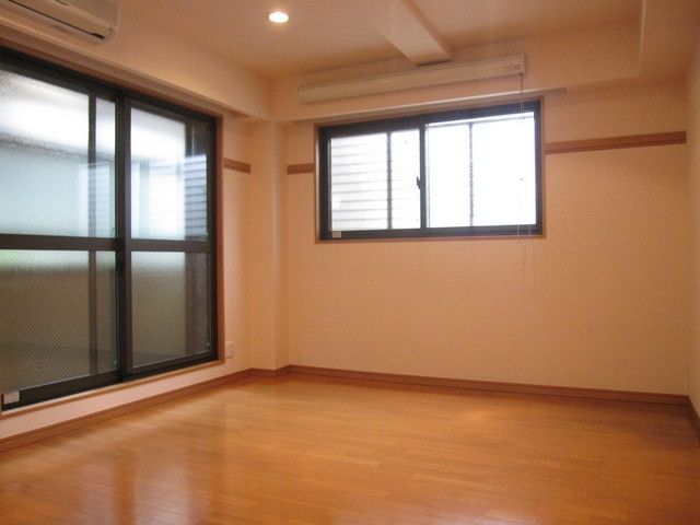 居室・リビング　★角部屋２面採光★