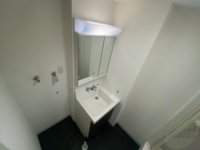 洗面設備　洗面台。身支度にはかかせないですよね～。