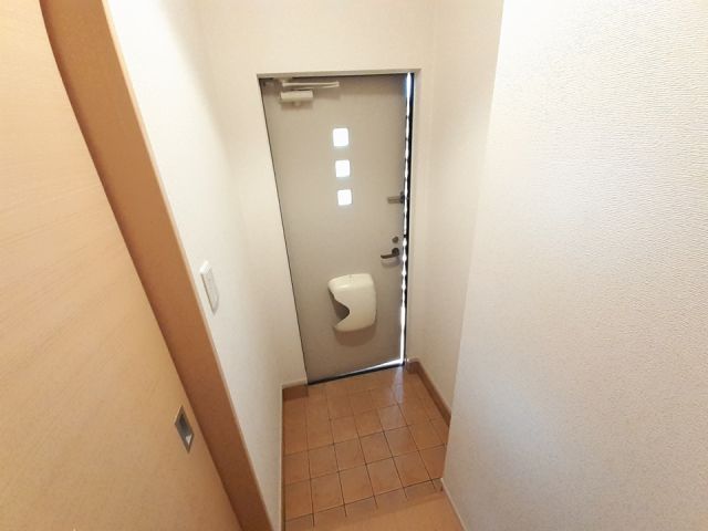 サニーシャトウ Sの玄関写真