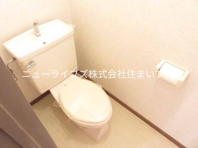 京阪本線 寝屋川市駅 徒歩7分 5階建 築34年のトイレ写真