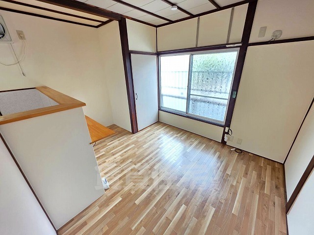 近鉄奈良線 若江岩田駅 徒歩10分 2階建 築54年の居間写真