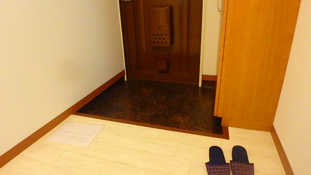 地下鉄御堂筋線 中津駅 徒歩7分 6階建 築54年の玄関写真