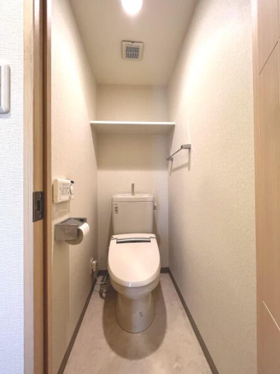 グリフォーネ横浜伊勢町弐番館のトイレ写真