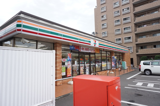 コンビニ　セブンイレブン南仙台駅前店（コンビニ）まで900m
