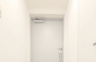 玄関　参考写真：別部屋タイプ