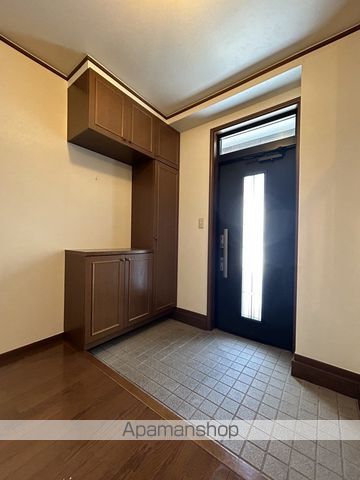 南7条西25丁目8-16の玄関写真