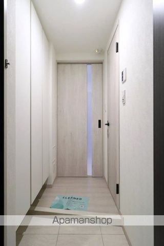 ＪＲ東海道本線 川崎駅 徒歩8分 9階建 築8年の玄関写真
