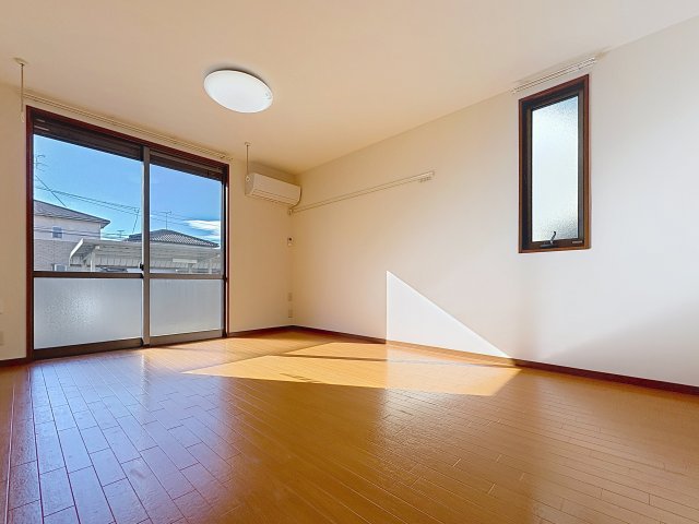 居室・リビング　掲載写真は同型モデルを掲載しており実際のお部屋と仕様等が異な
