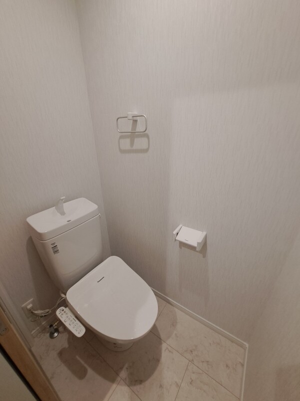 ＪＲ常磐線 北小金駅 徒歩8分 3階建 築2年のトイレ写真