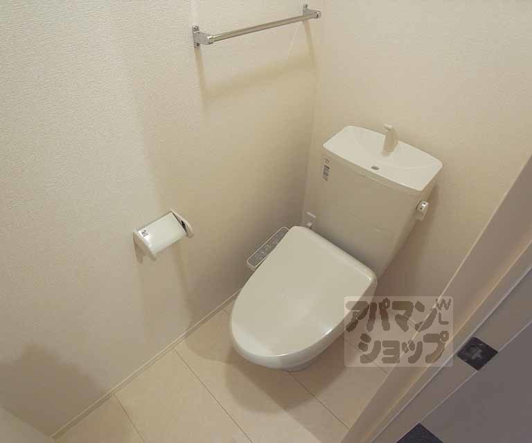 トイレ　ウォシュレット付きトイレです。