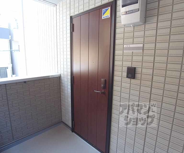 その他設備　玄関ドアです。
