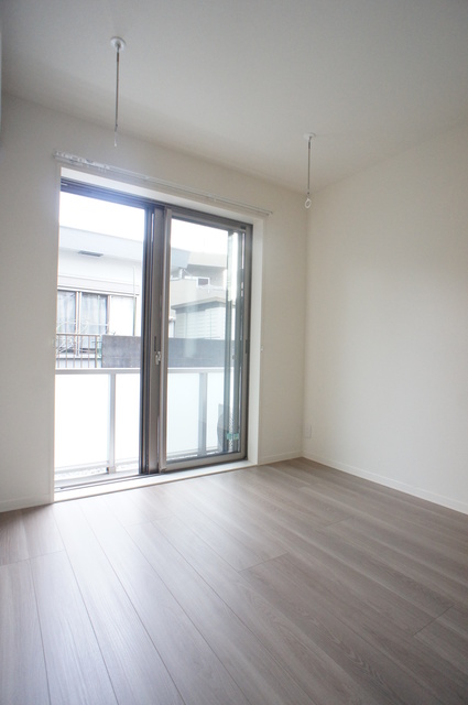 その他部屋・スペース　南西向きで日当たり良好なお部屋！暖かな日差しが入ります♪