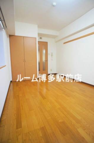地下鉄箱崎線 呉服町駅 徒歩3分 11階建 築20年の居間写真