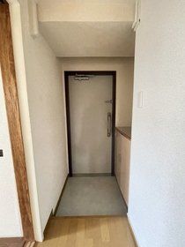 ＪＲ山手線 五反田駅 徒歩7分 14階建 築57年の玄関写真