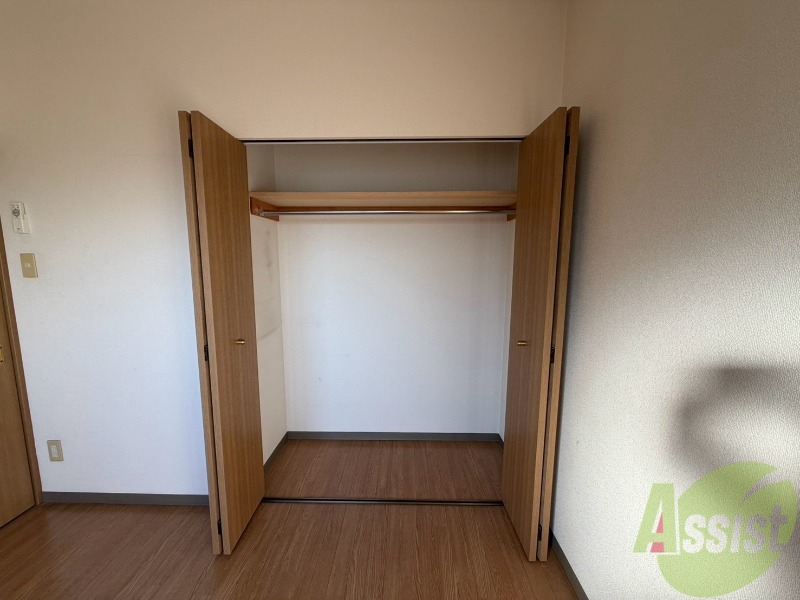 収納　寝室の収納です。部屋がすっきり片付きます。