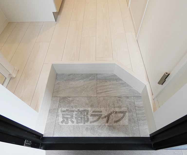 京阪本線 淀駅 徒歩9分 2階建 築3年の玄関写真