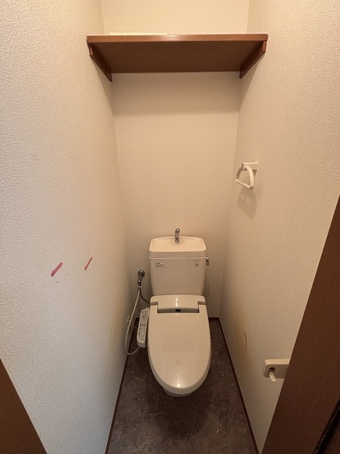 ＪＲ中央線 東中野駅 徒歩3分 2階建 築23年のトイレ写真