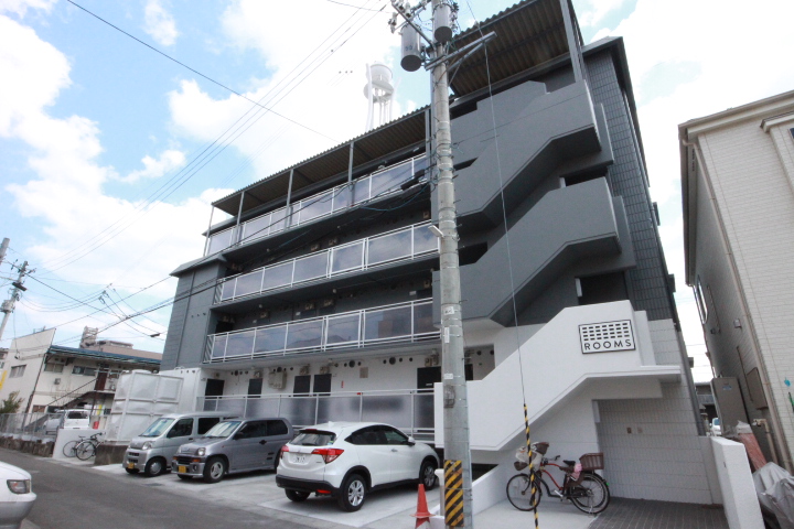 仙台市若林区大和町のマンションの建物外観