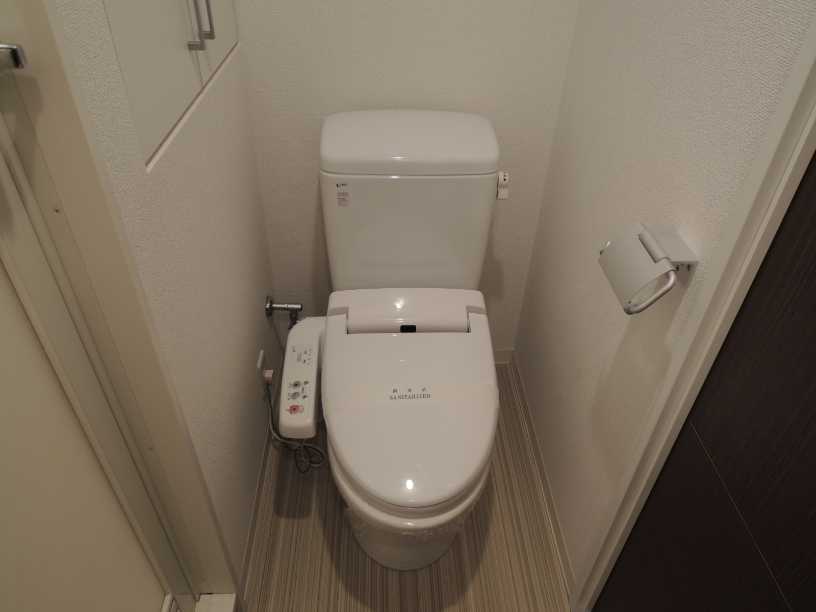 トイレ　ウォシュレット付き