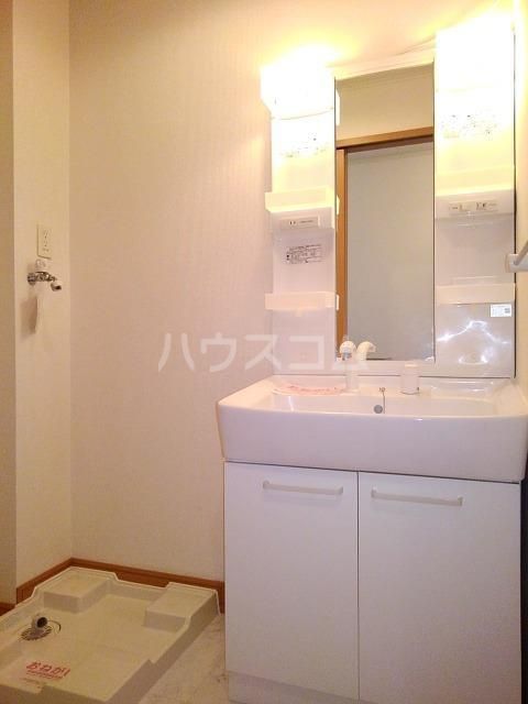 【富士市蓼原のアパートの洗面設備】