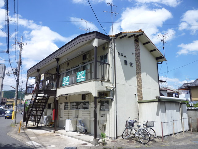 京都市山科区大宅関生町のアパートの建物外観