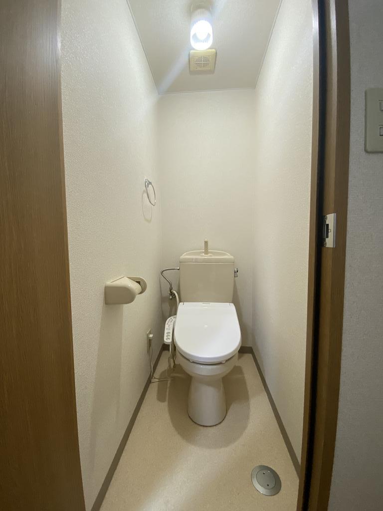 【BIGBANIIのトイレ】