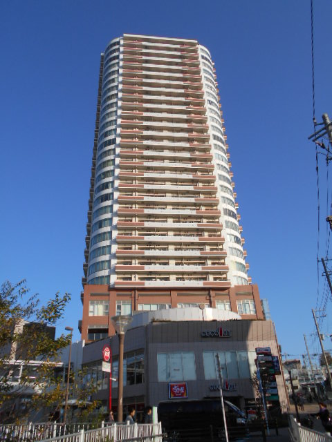 クリオレジダンスタワー横浜鶴ヶ峰の建物外観