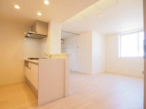 居室・リビング　フローリングの12.1帖リビングルームです。