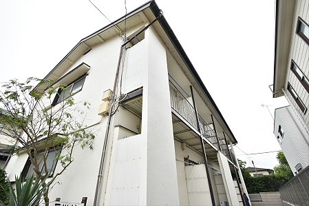 石川荘の建物外観