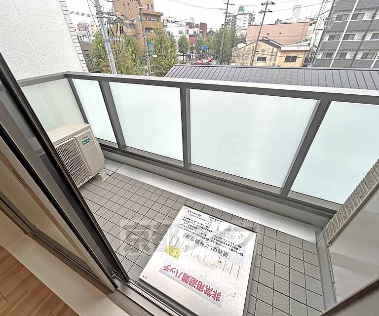 【リガールメゾン　円町のバルコニー】