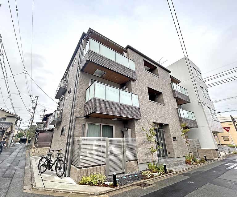 【リガールメゾン　円町の建物外観】