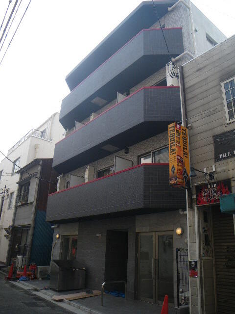 横浜市中区野毛町のマンションの建物外観