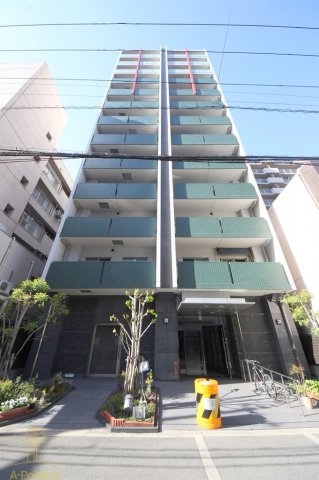 大阪市西区北堀江のマンションの建物外観