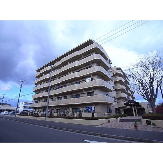 郡山市亀田のマンションの建物外観