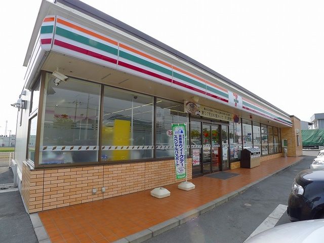 【太田市東新町のアパートのコンビニ】