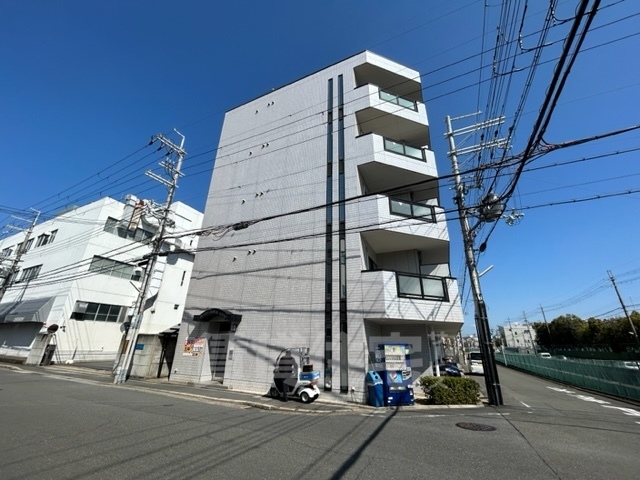 京都市右京区西院安塚町のマンションの建物外観