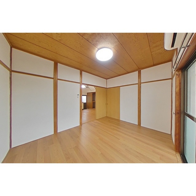 居室・リビング　１階洋室