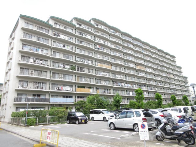 三島郡島本町水無瀬のマンションの建物外観