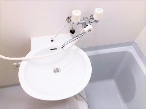 洗面設備　設備・仕様は号室により異なる為、現況を優先致します。